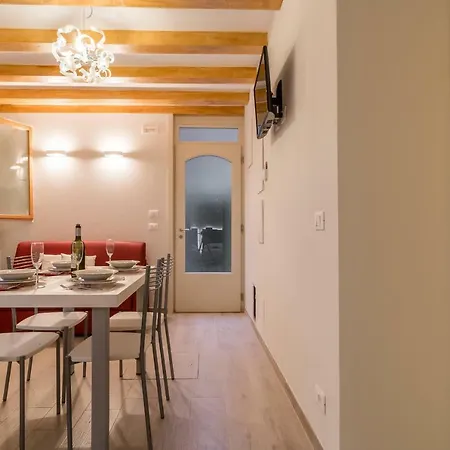 Apartment Bragora 3524 Between San Marco And Biennale *