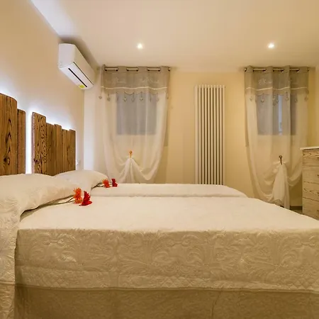 Bragora 3524 Between San Marco And Biennale * Venedik