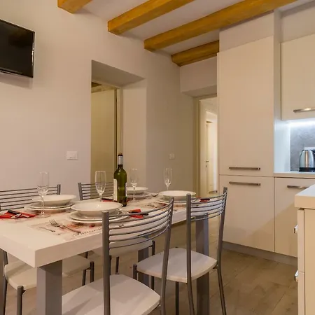 Bragora 3524 Between San Marco And Biennale * ונציה