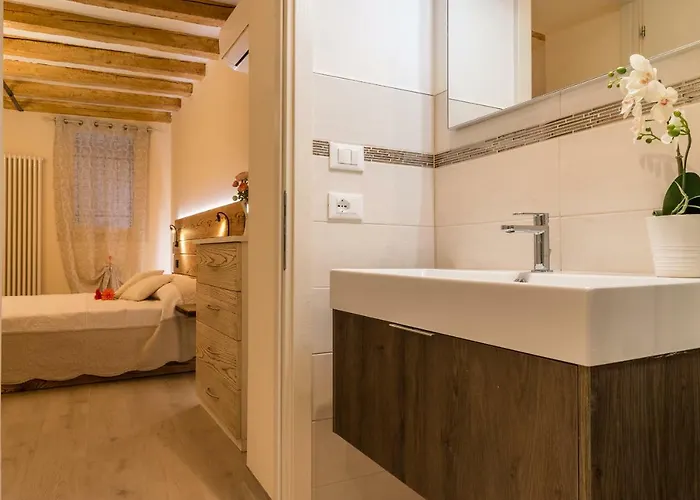 Bragora 3524 Between San Marco And Biennale * 베니스